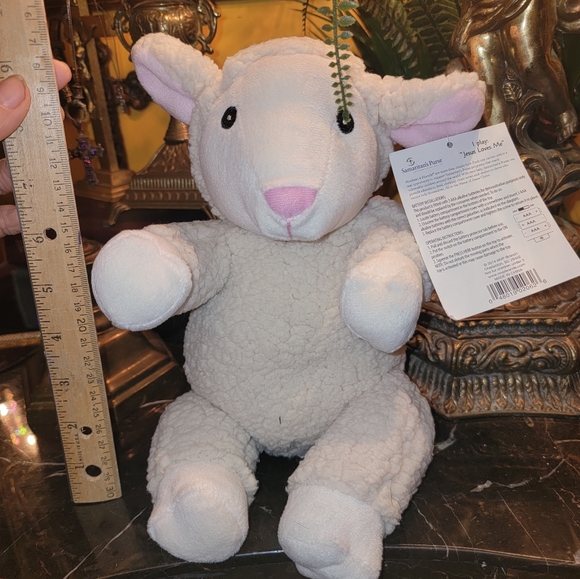 Sherpa Plush Lamb Animated plush toy Sings moves Jesus LOVES ME ♡♡♡ soft cuddly - Picture 5 of 15
